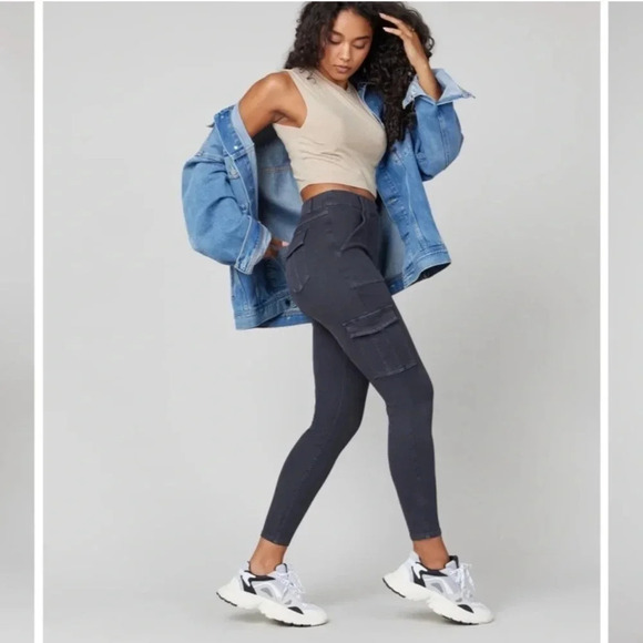 SPANX Women’s Stretch Twill Ankle Cargo Pant Jogger Washed Black NWT Size S & XS - Picture 2 of 14